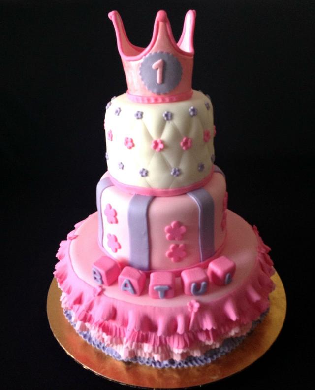 1st birthday princess theme - Decorated Cake by Priscilla - CakesDecor