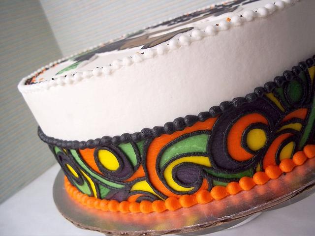 side details on two different cakes