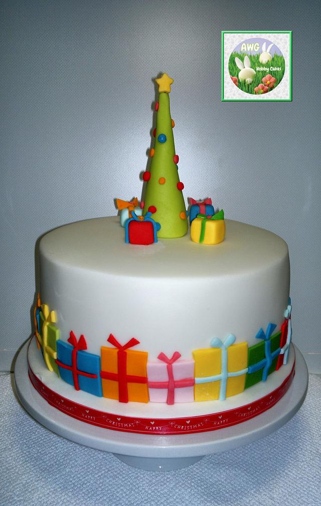 Christmas gifts - Decorated Cake by AWG Hobby Cakes - CakesDecor