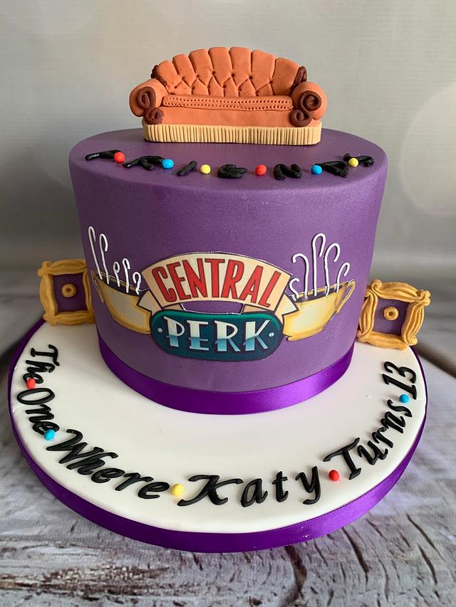 “The one where Katy turns 13” - Decorated Cake by Roberta - CakesDecor