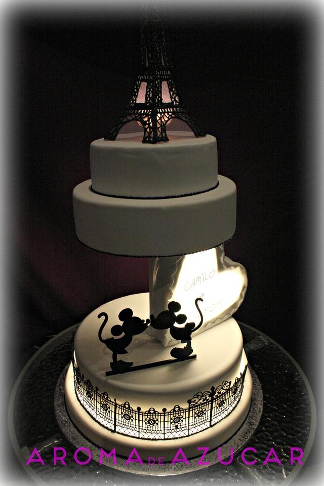 wedding cake Torre Eiffel   with light TArta de boda con luces