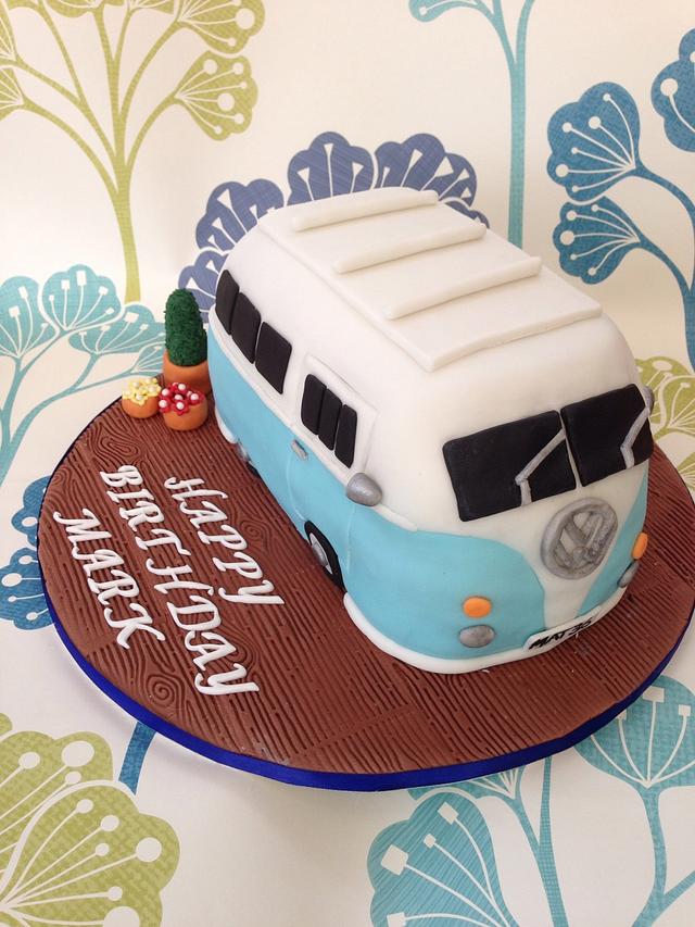 VW Camper Van Decorated Cake by Roberta CakesDecor