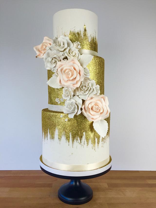 Gold Glitter - Decorated Cake by Jacqueline Ordonez - CakesDecor