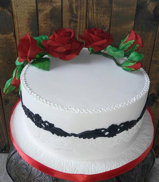 White, black and red - Cake by Dari Karafizieva - CakesDecor