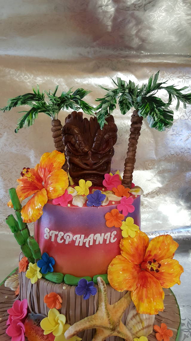 Hawaiian theme cake - cake by The Custom Piece of Cake - CakesDecor