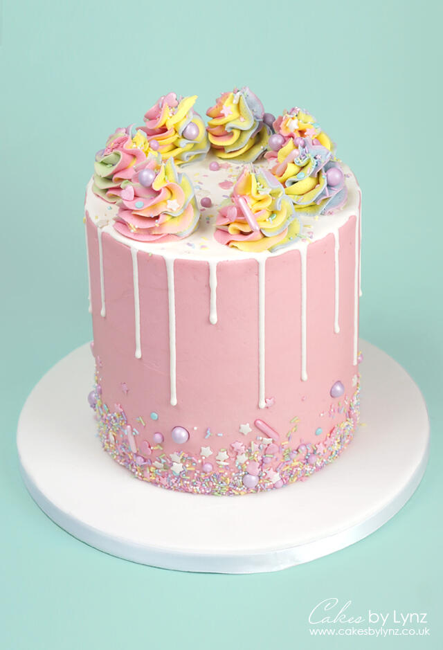 Pastel drip cake