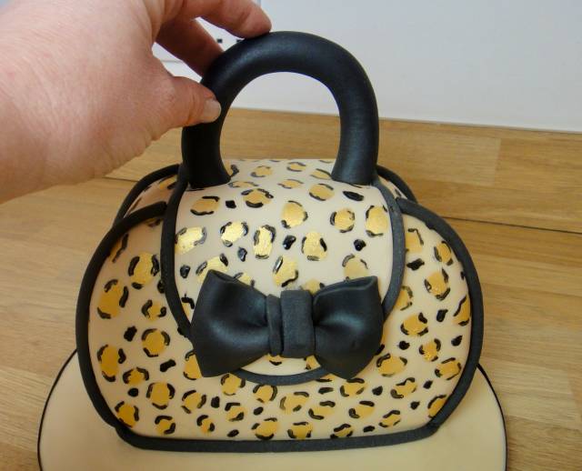 How to Make a Simple Handbag Novelty Cake with Hand - CakesDecor