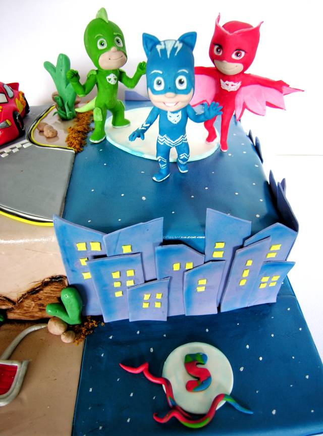 Cars and PJmasks - Decorated Cake by Torte decorate di - CakesDecor