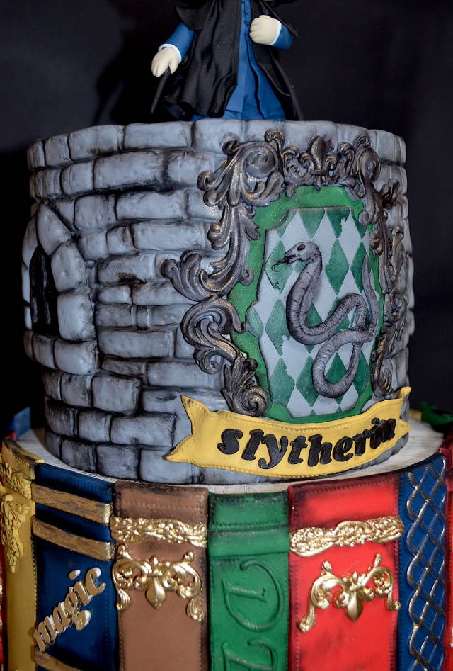 Slytherin - Cake by Delice - CakesDecor