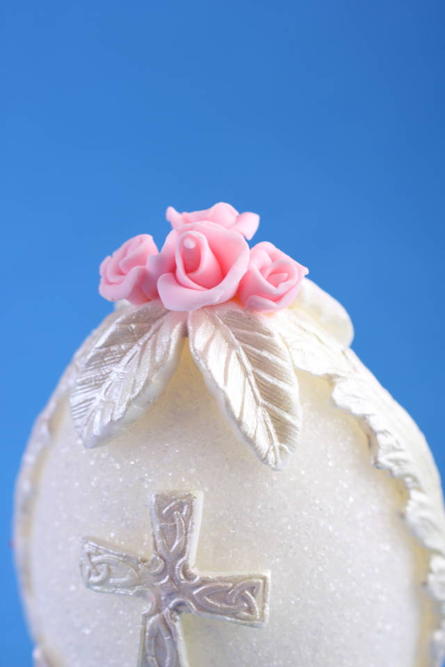 Sugar Easter Egg - Decorated Cake by LaZinaCakes - CakesDecor