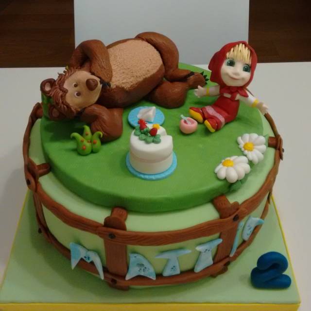 Masha and the bear - Decorated Cake by Clara - CakesDecor