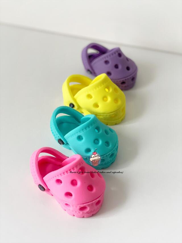 Fondant Baby Shoes Tutorial - Baby Crocs - CakesDecor