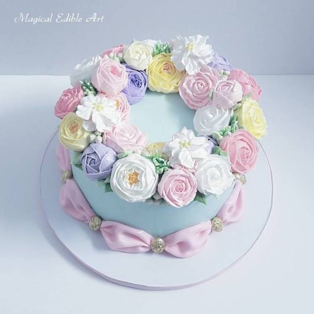 Butter cream cake - Decorated Cake by Zohreh - CakesDecor