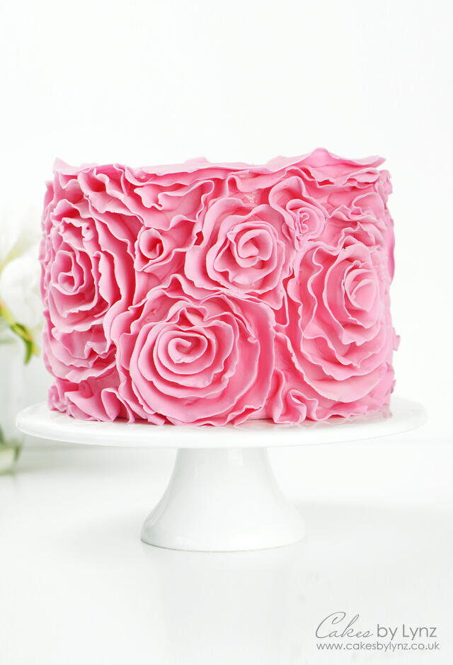 So pretty flower cakes. - Picture of Tom's Cakes, St Ives - Tripadvisor