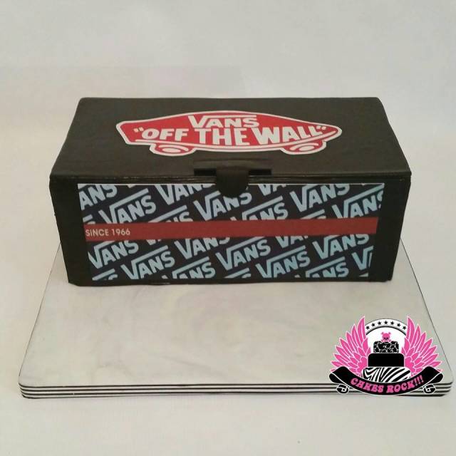 Vans off the wall cake sale