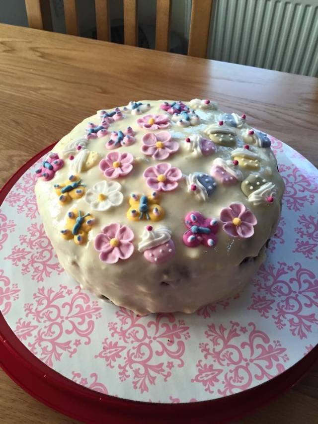 Daughter's Day Vanilla Cake - DP Saini Florist