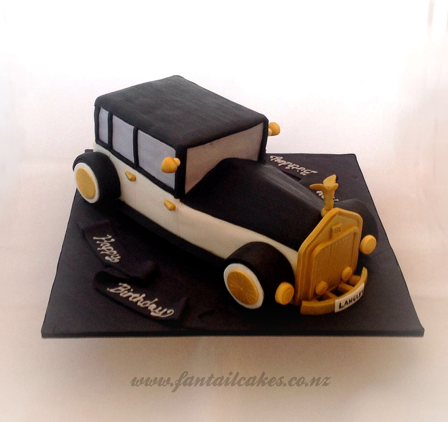 CakesDecor Theme: Sculpted Car Cakes - CakesDecor