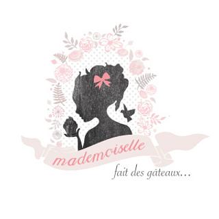 Mademoiselle fait des gâteaux
