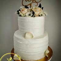 Beautifull white wedding cake