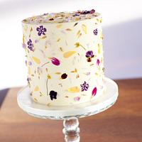 Organic edible petal cake