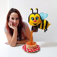 3D bee & pancakes cake!