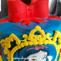 SNOW WHITE CAKE