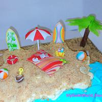 On the beach! 🏖 cupcake cake
