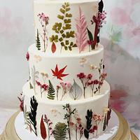 Dried flowers wedding cake