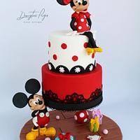 Minnie mouse Gravity Cake