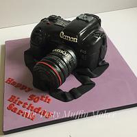 Canon camera cake 