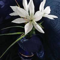 Lilies of edible paper