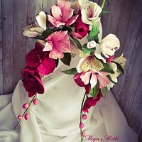 Sugar flowers on the wedding cake