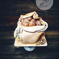 Cake bag with walnut