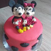  valentine cake with mickey and minie mouse