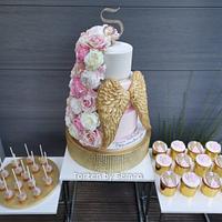 Angel wings and flowers cake for mothers