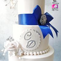 White and Blue wedding cake