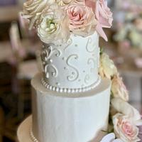 Elegant & Classy Wedding Cake