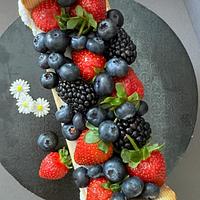 Summer berries cake