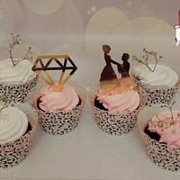 "Engagement cake &cupcakes"