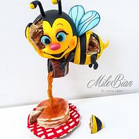 3D bee & pancakes cake!