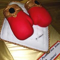 Cake boxing gloves
