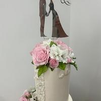 Romantic wedding cake