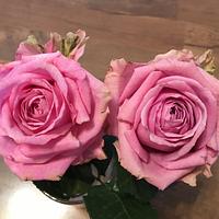 Wafer paper rose vs real rose