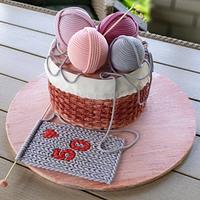 Kinitting basket cake