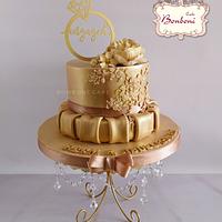 Eengagement gold cake