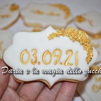 White and gold Wedding cookies