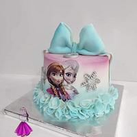 Air brush frozen cake from Lolodeliciouscake  