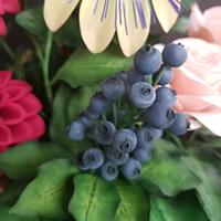 Sugarpaste blueberries