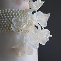 Pearl Flowers Wedding Cake Design