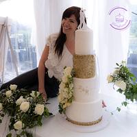 White/gold wedding cake again